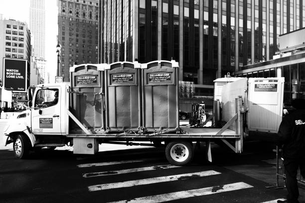Best Construction site porta potty rental  in Salt Creek Commons, IN